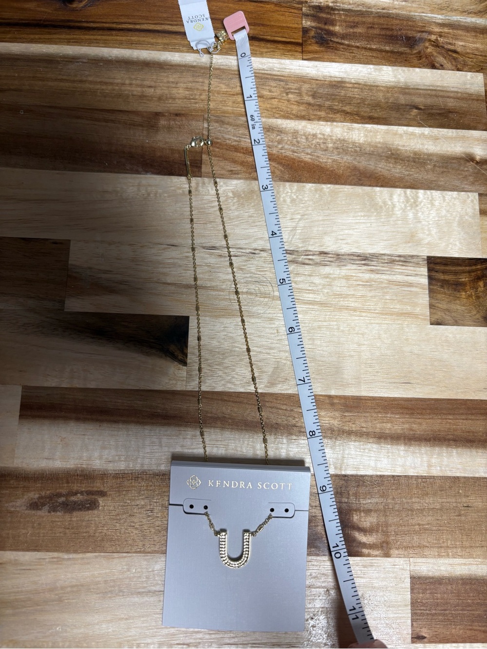NWT Kendra Scott Gold Letter U Pendant Necklace - Picture 8 of 8